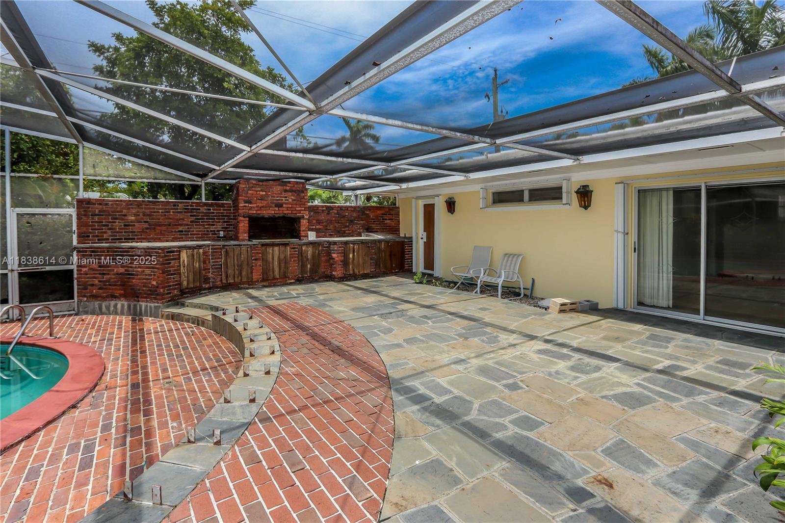 HOLLYWOOD LAKES SECTION - Residential