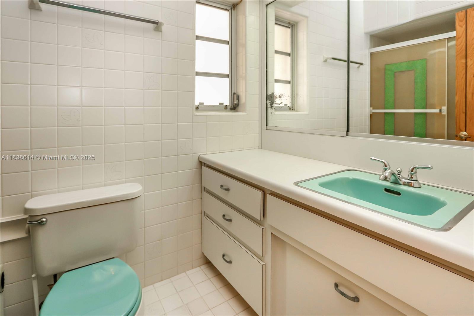 HOLLYWOOD LAKES SECTION - Residential