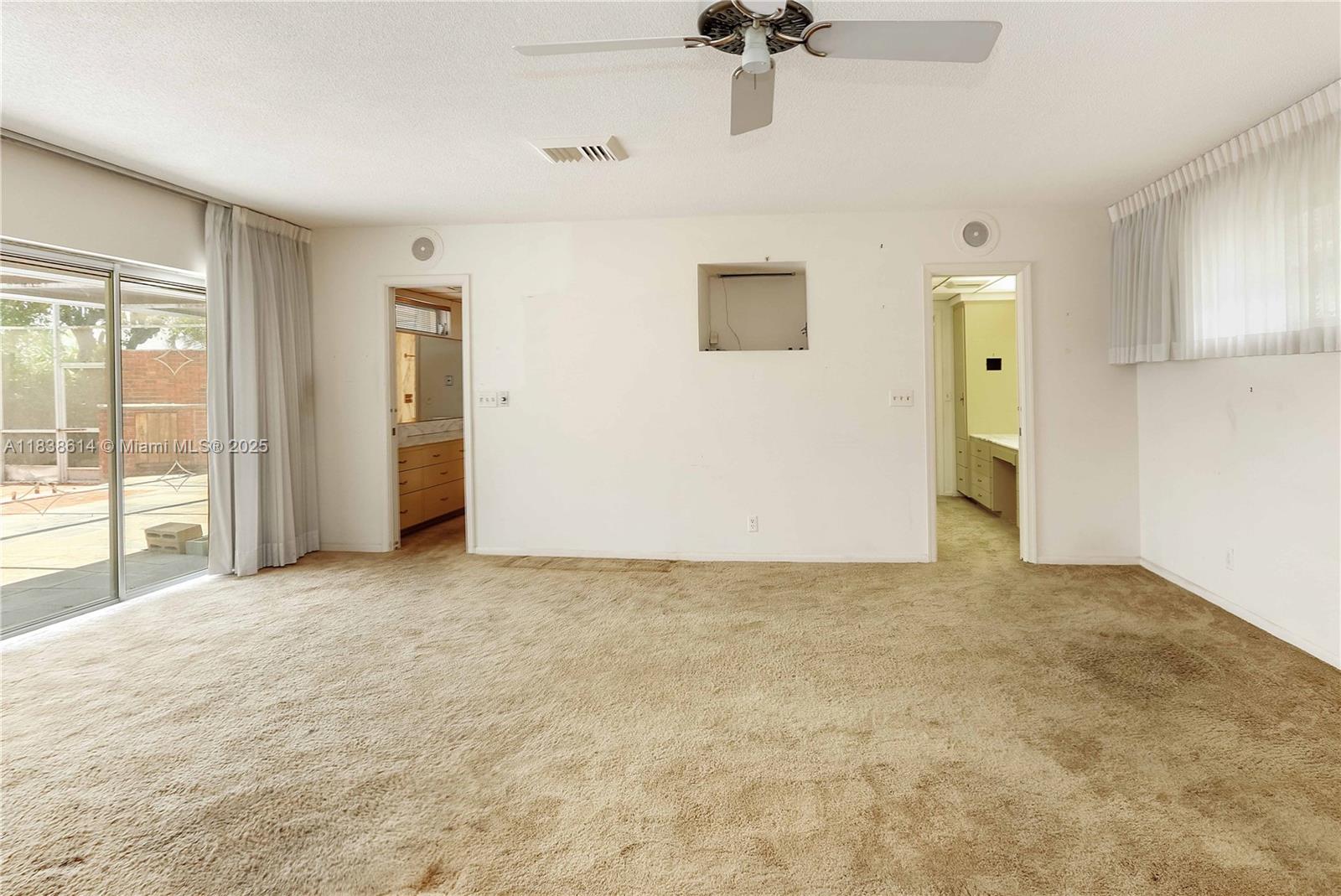 HOLLYWOOD LAKES SECTION - Residential