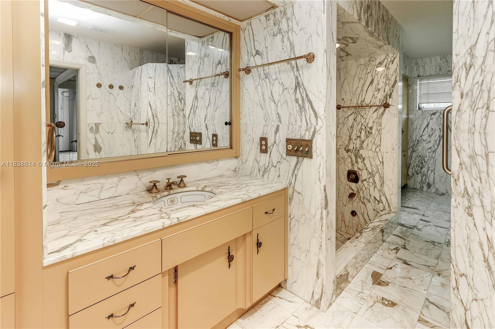 HOLLYWOOD LAKES SECTION - Residential