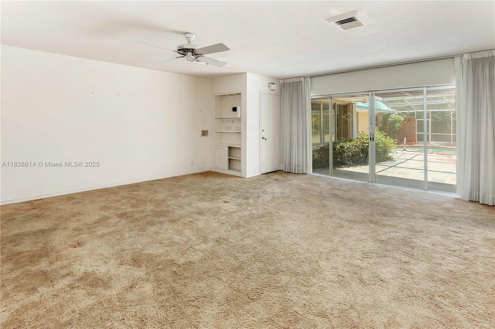 HOLLYWOOD LAKES SECTION - Residential