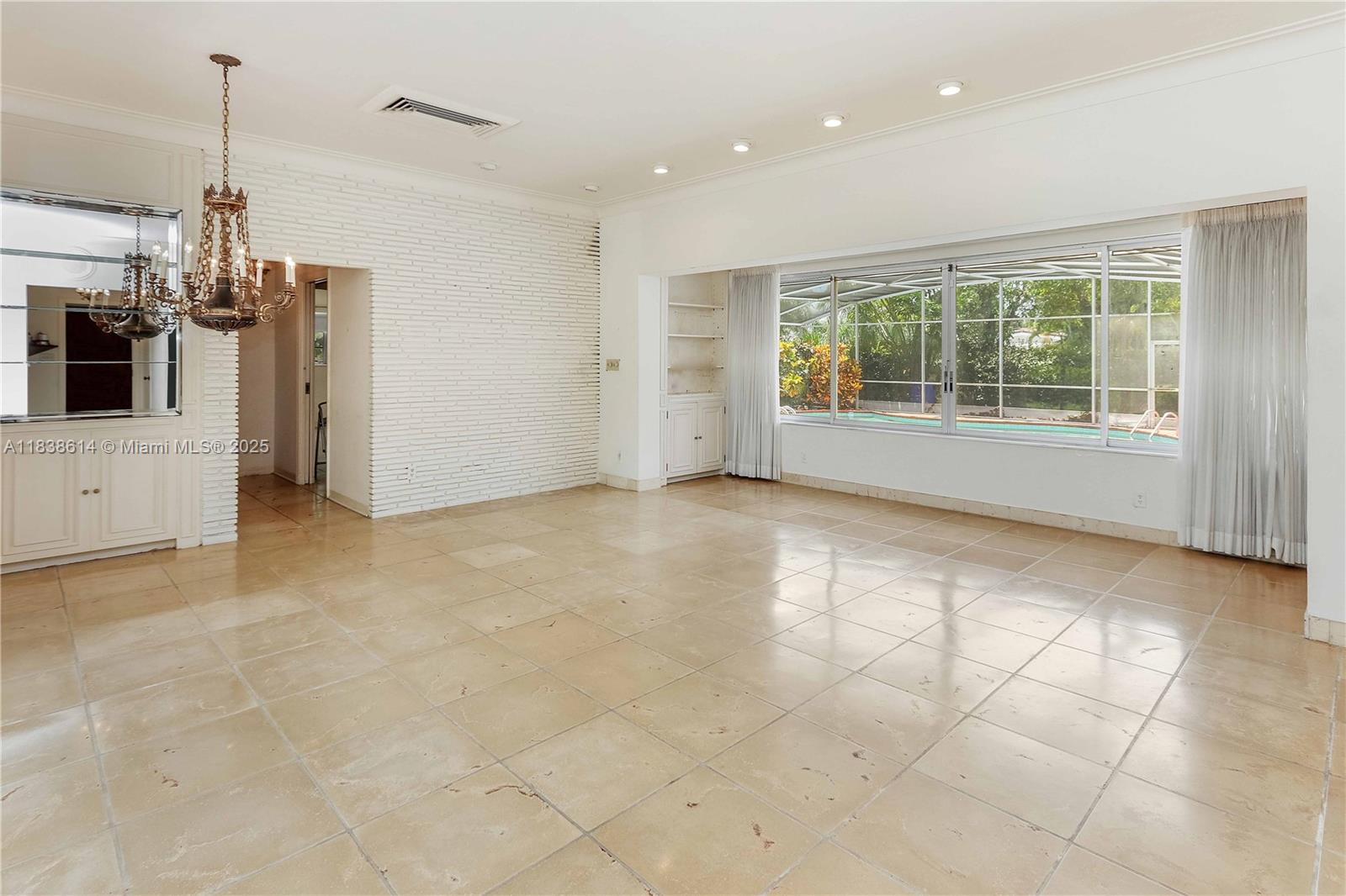 HOLLYWOOD LAKES SECTION - Residential