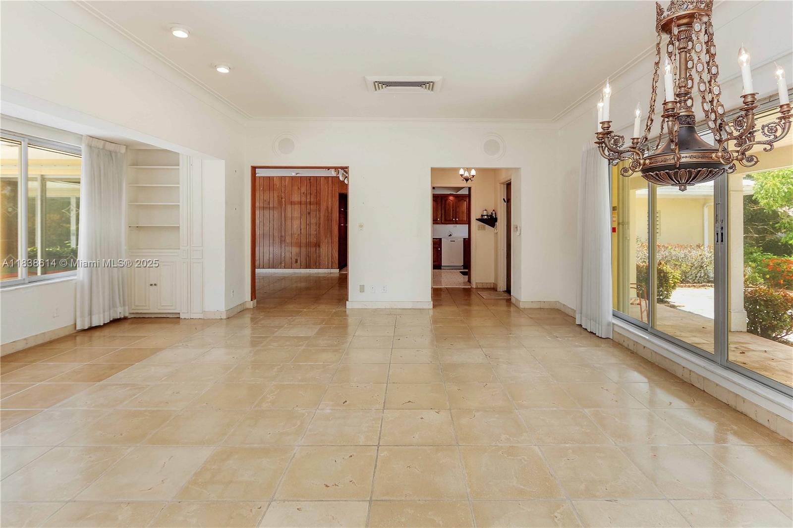 HOLLYWOOD LAKES SECTION - Residential