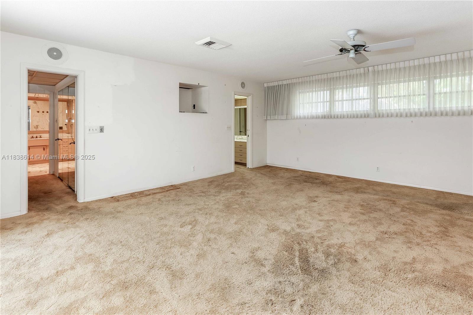 HOLLYWOOD LAKES SECTION - Residential