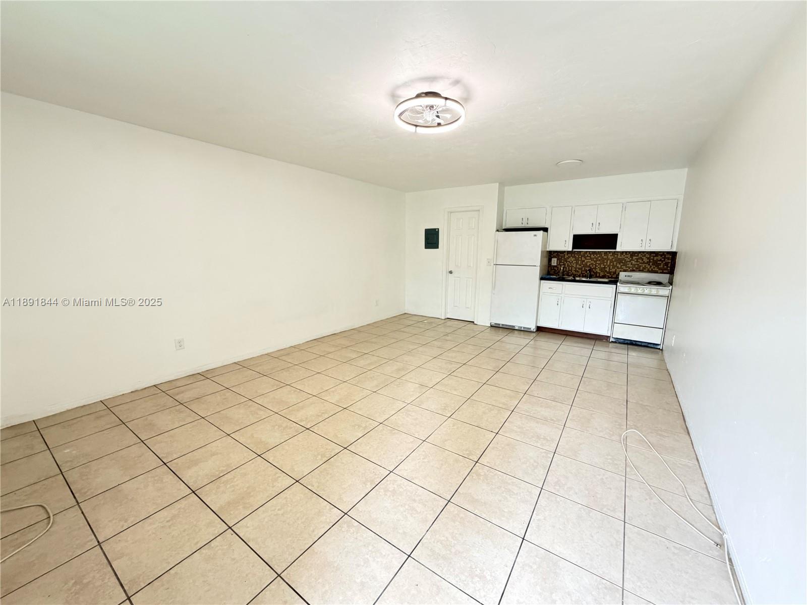 HOLLYWOOD ANNEX RE-SUB - Residential Lease