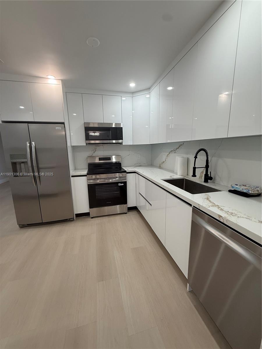 RONNIE SUE SUB - Residential Income