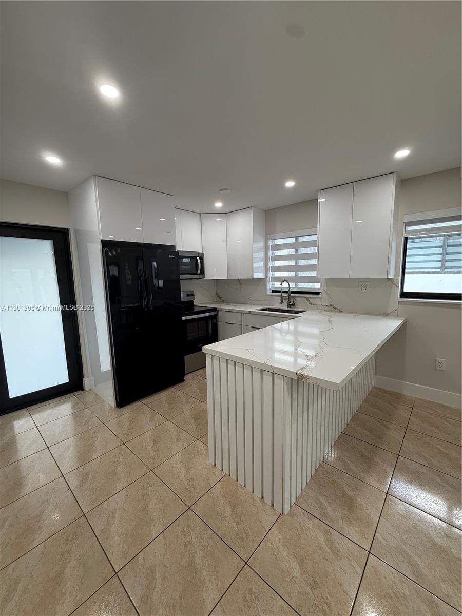 RONNIE SUE SUB - Residential Income