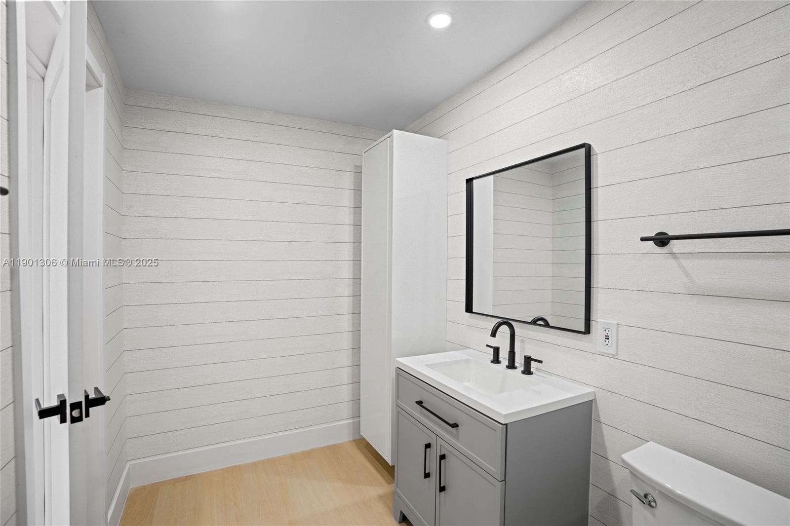 RONNIE SUE SUB - Residential Income