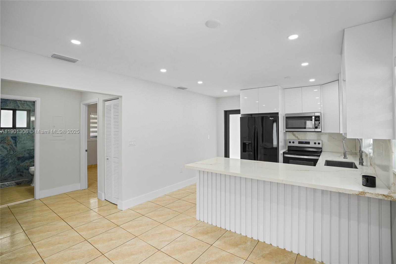 RONNIE SUE SUB - Residential Income