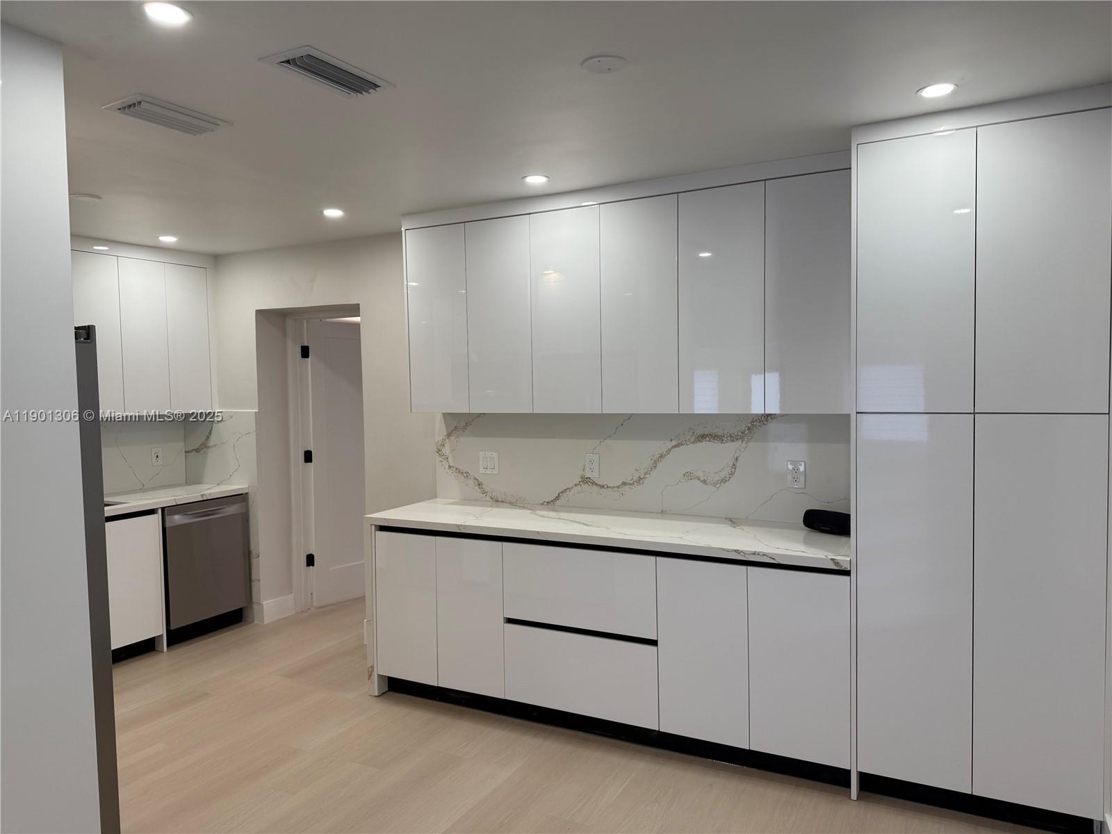 RONNIE SUE SUB - Residential Income