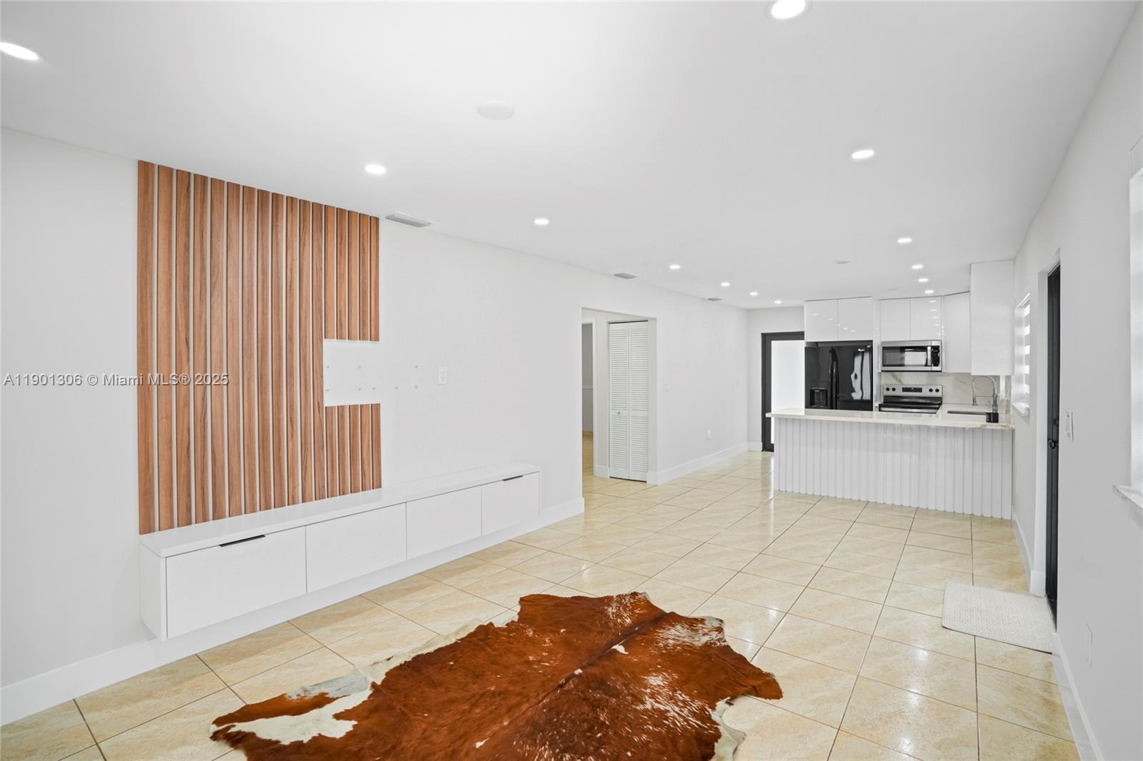 RONNIE SUE SUB - Residential Income