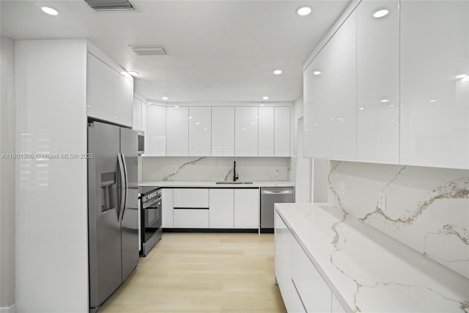 RONNIE SUE SUB - Residential Income