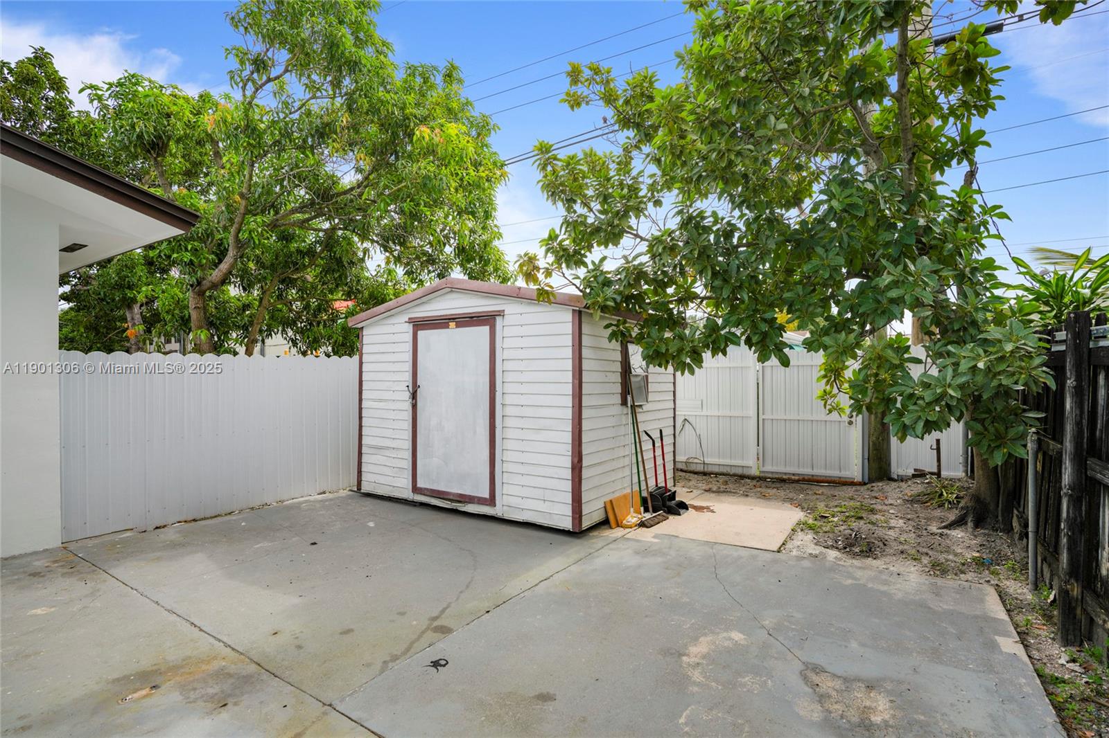 RONNIE SUE SUB - Residential Income