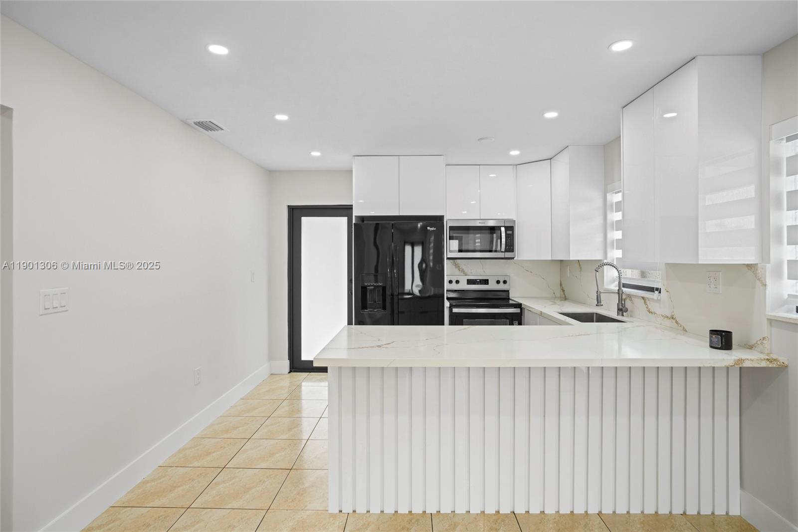 RONNIE SUE SUB - Residential Income