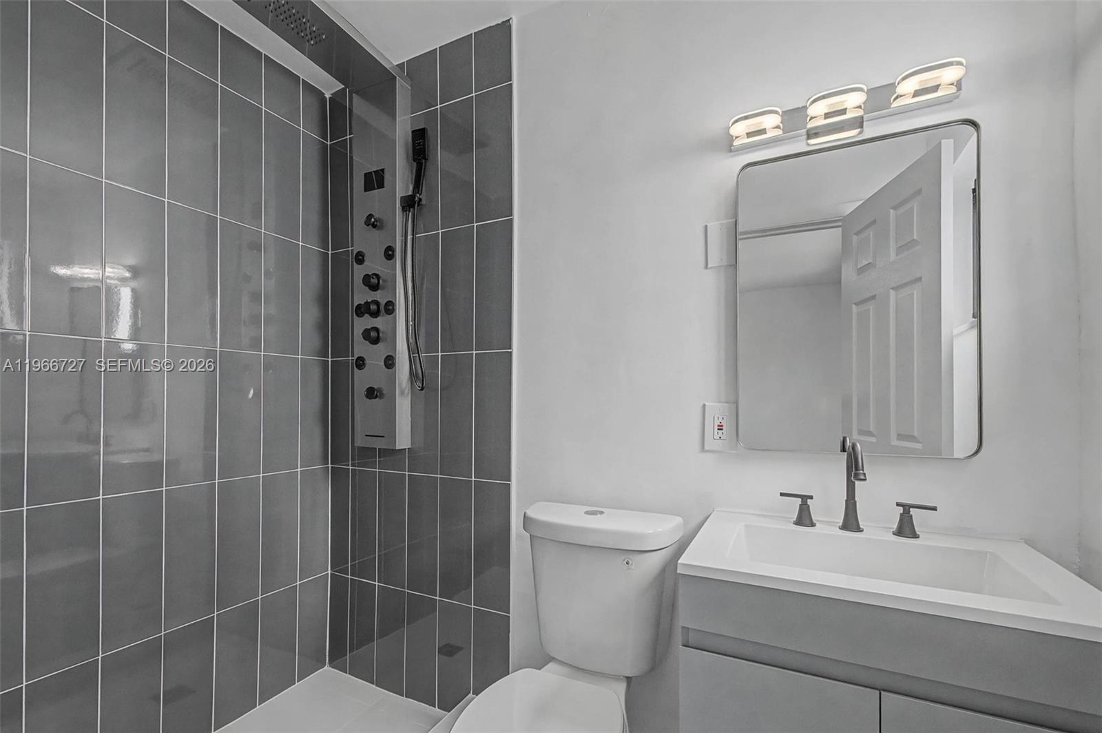 NORTH SHORES - Residential