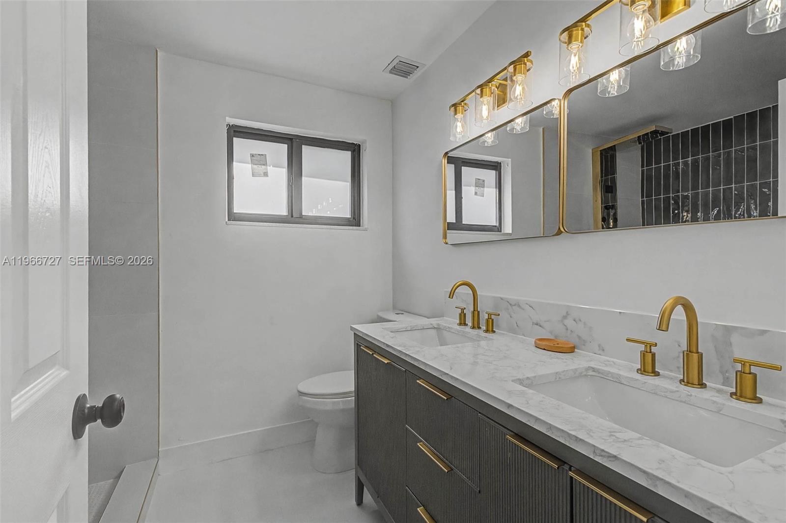 NORTH SHORES - Residential