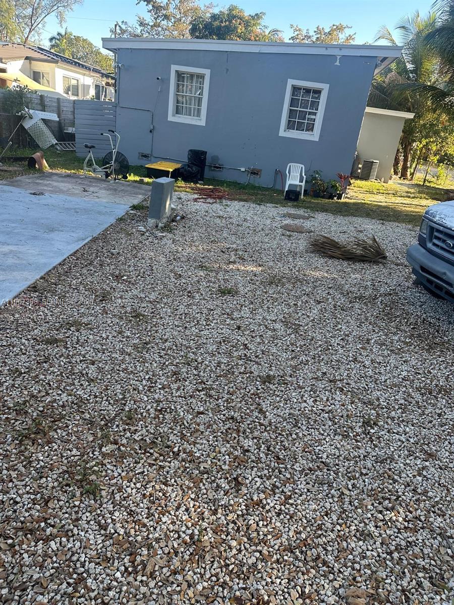 POINCIANNA MANOR SEC 1 - Residential