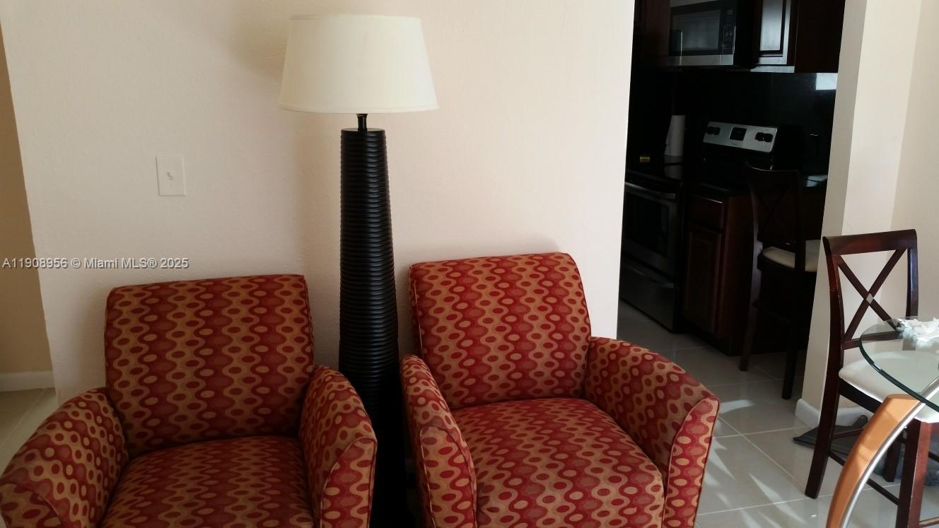 HOLLYWOOD - Residential Lease