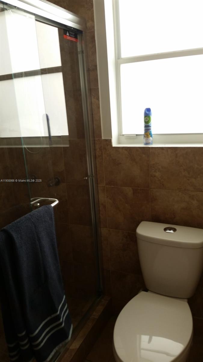 HOLLYWOOD - Residential Lease