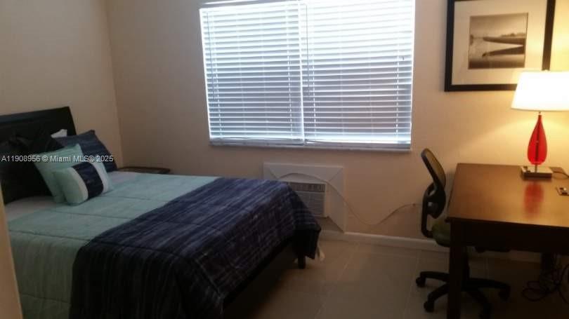 HOLLYWOOD - Residential Lease