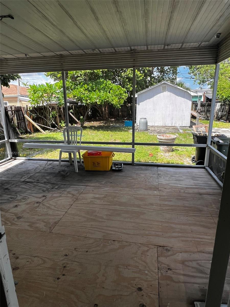 LAKE WORTH TOWN OF - Residential Lease