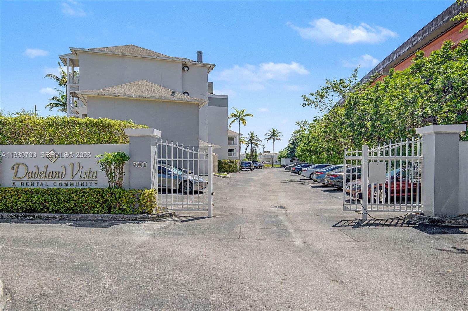 DADELAND NORTH METRORAIL - Residential Lease