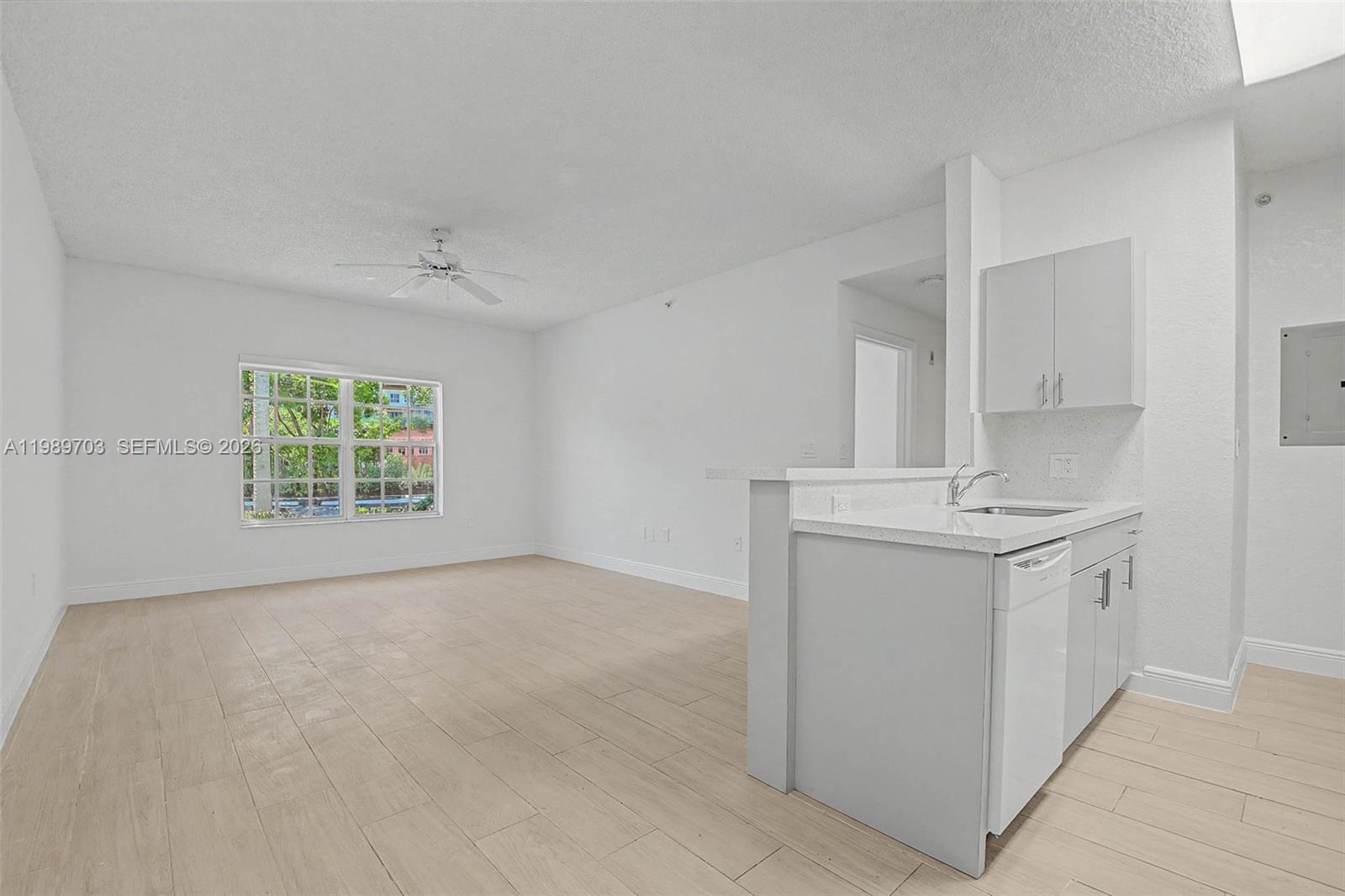 DADELAND NORTH METRORAIL - Residential Lease