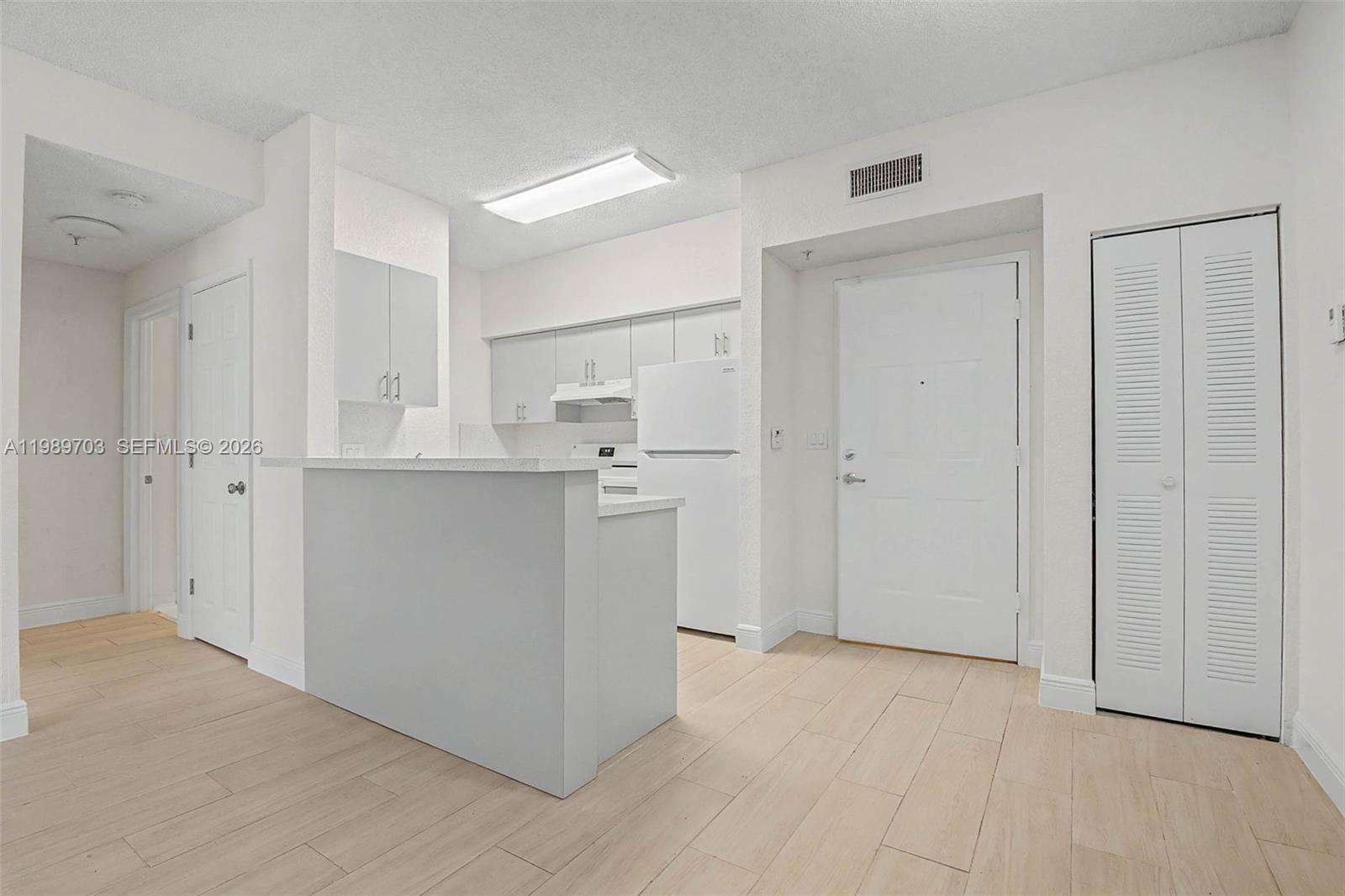 DADELAND NORTH METRORAIL - Residential Lease