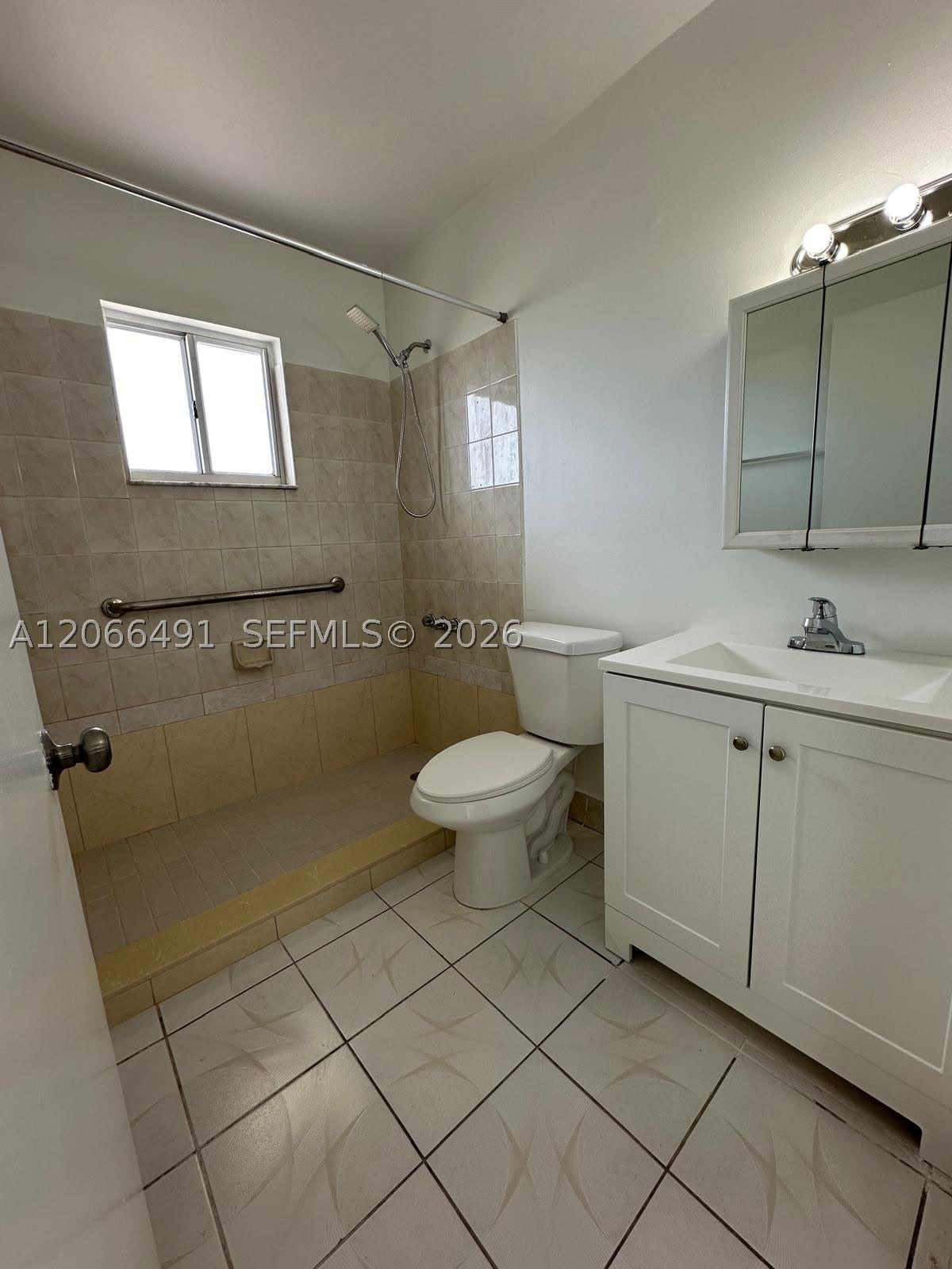 2921 SW 10th St 33