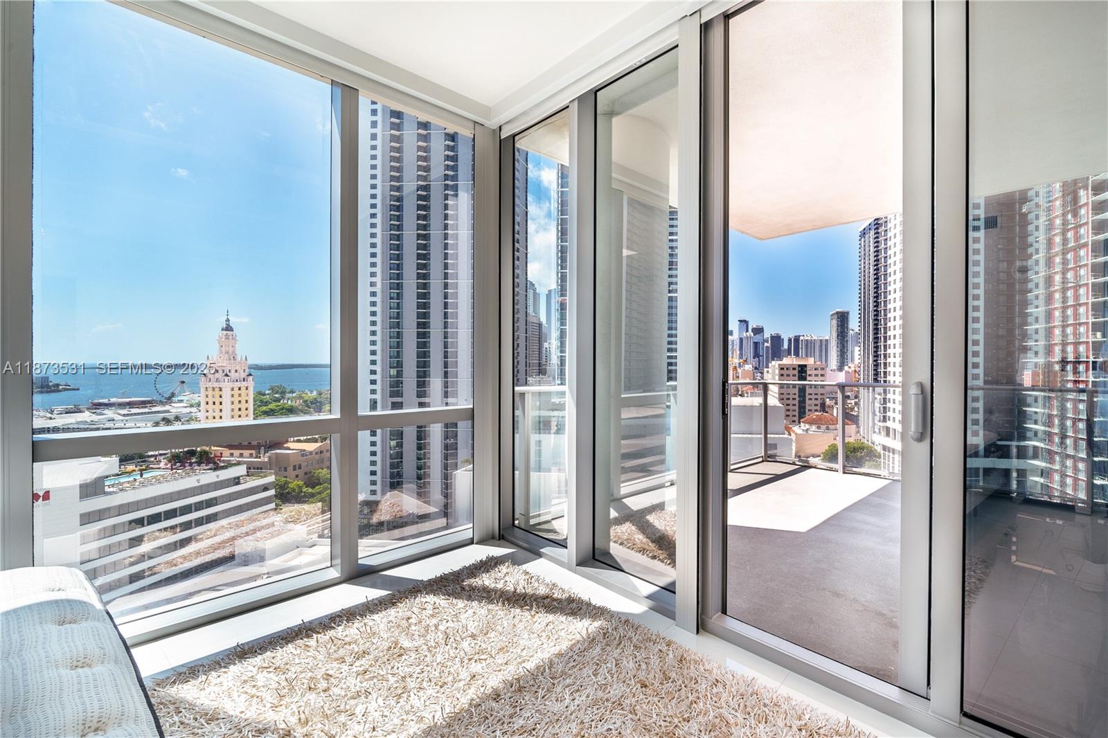 PARAMOUNT MIAMI WORLDCENT - Residential