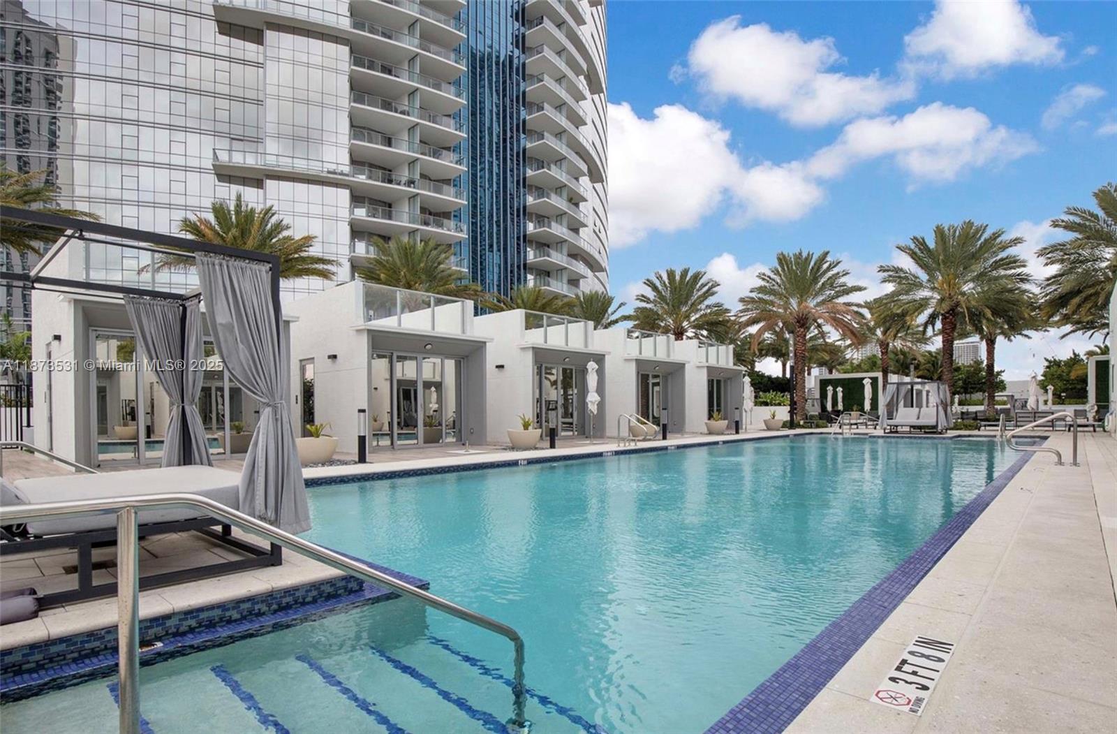 PARAMOUNT MIAMI WORLDCENT - Residential