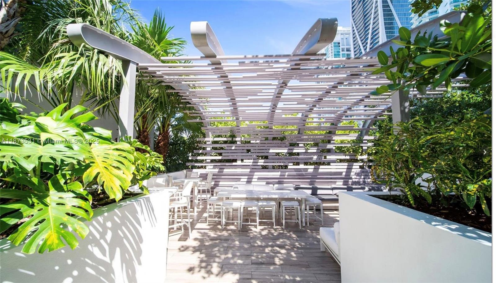 PARAMOUNT MIAMI WORLDCENT - Residential