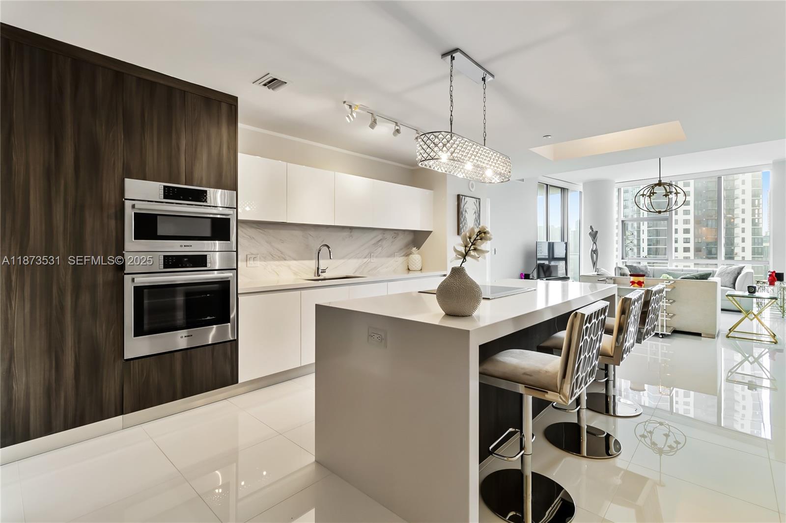 PARAMOUNT MIAMI WORLDCENT - Residential