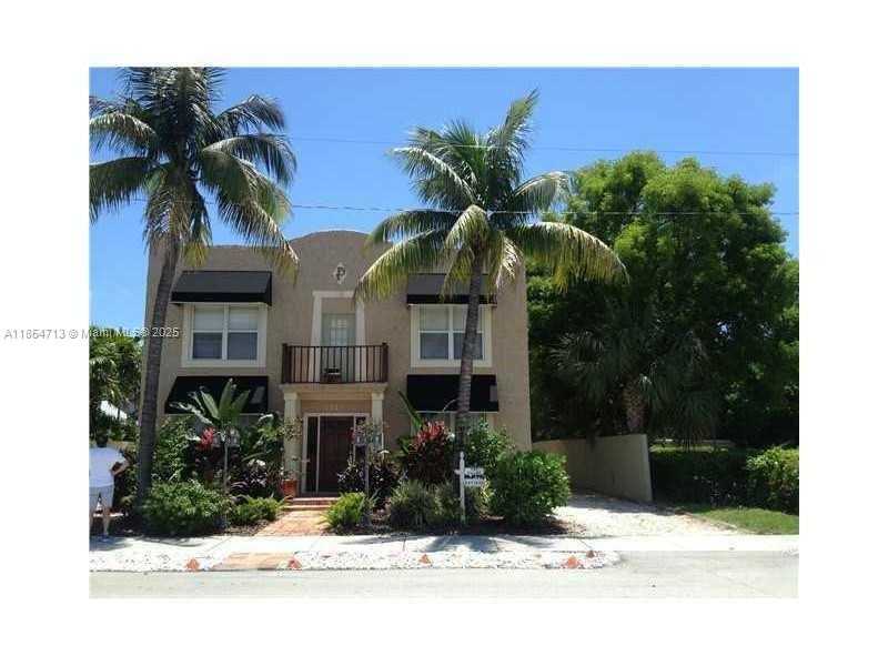 NEWLY RENOVATED, RIGHT OFF FAMOUS ATLANTIC AVE, STAINLESS STEEL APPLIANCES AND GRANITE COUNTER TOPS, LOCATED IN A CHARMING HISTORIC BUILDING, BRIEF WALK TO DELRAY'S GORGEOUS BEACHES AND STEPS FROM THE MAIN AVE WHICH FEATURES GREAT RESTAURANTS, WONDERFUL SHOPS AND THE BEST NIGHTLIFE THAT SOUTH FLORIDA HAS TO OFFER. APARTMENT COMES WITH EXTRA AIR-CONDITIONED STORAGE ROOM, LAUNDRY ROOM , BIKE RACKS, AND PLENTY OF FREE PARKING.*****IT IS A MUST SEE*****