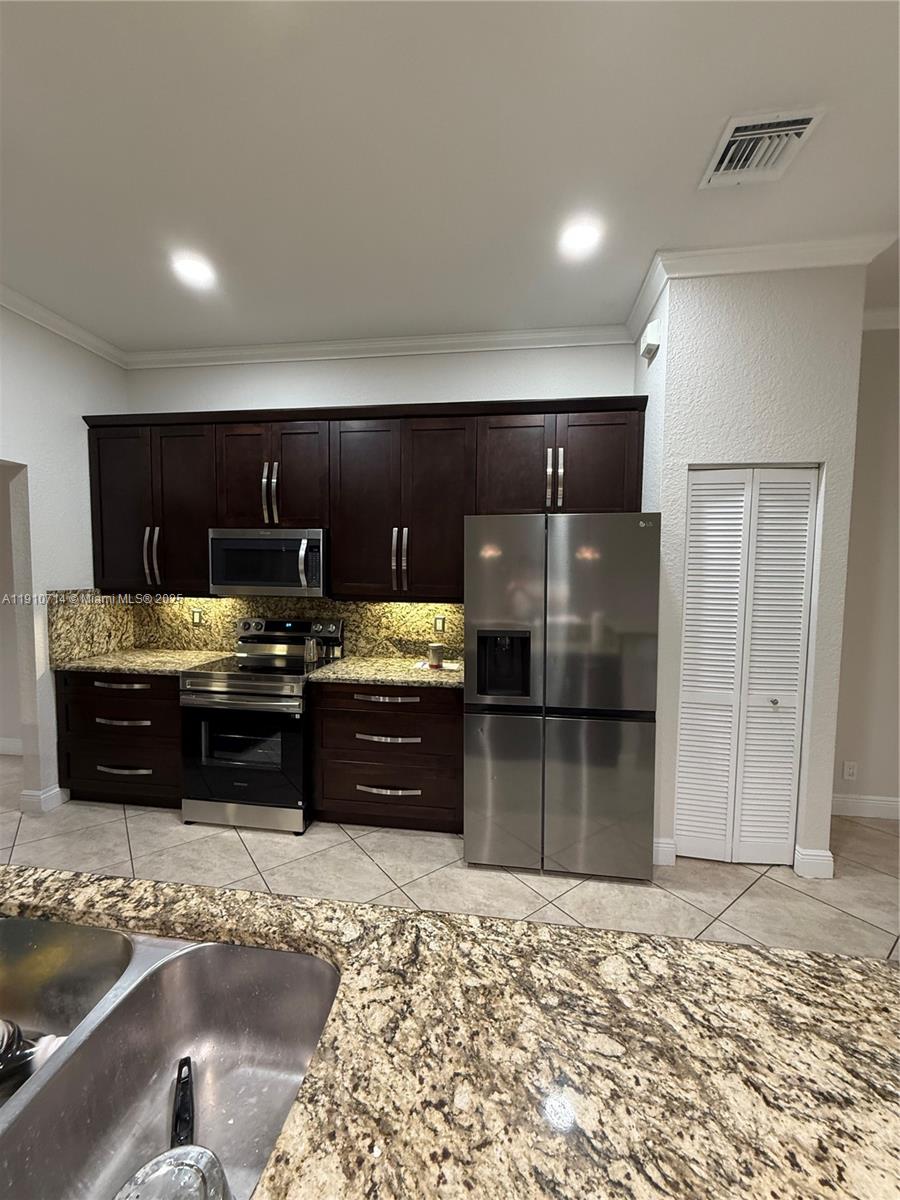 SECTOR 2-PARCELS 12 13 14 - Residential Lease