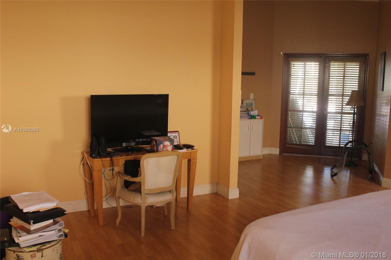 THE MANSIONS - Residential