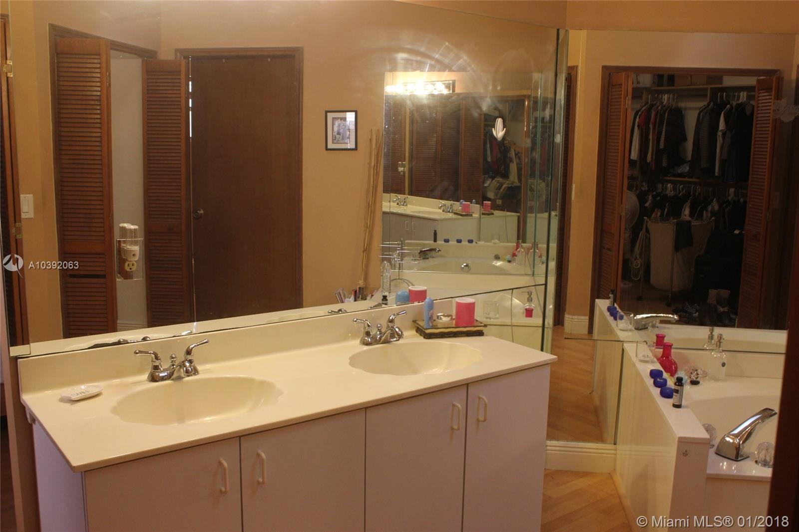 THE MANSIONS - Residential