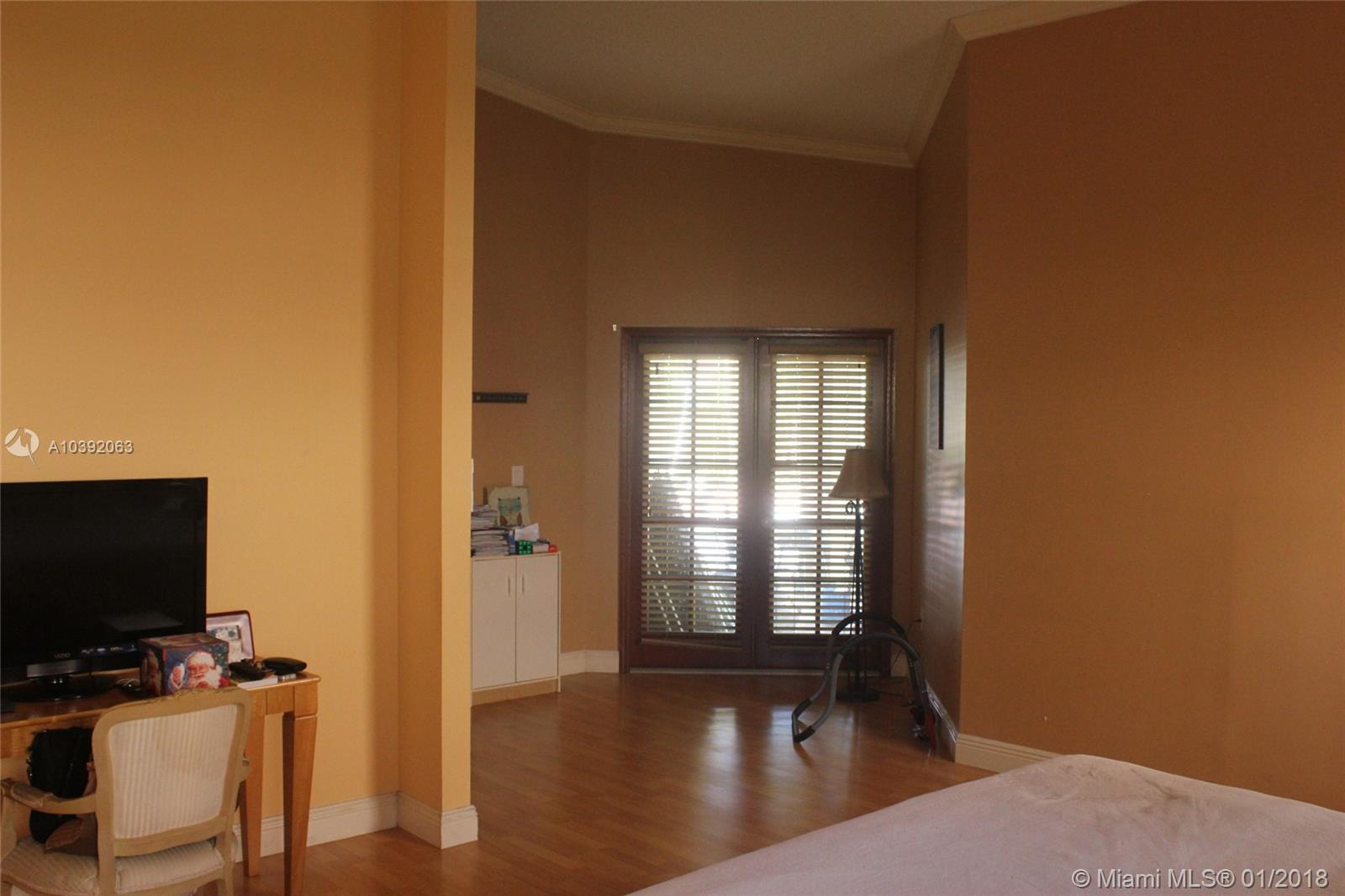 THE MANSIONS - Residential