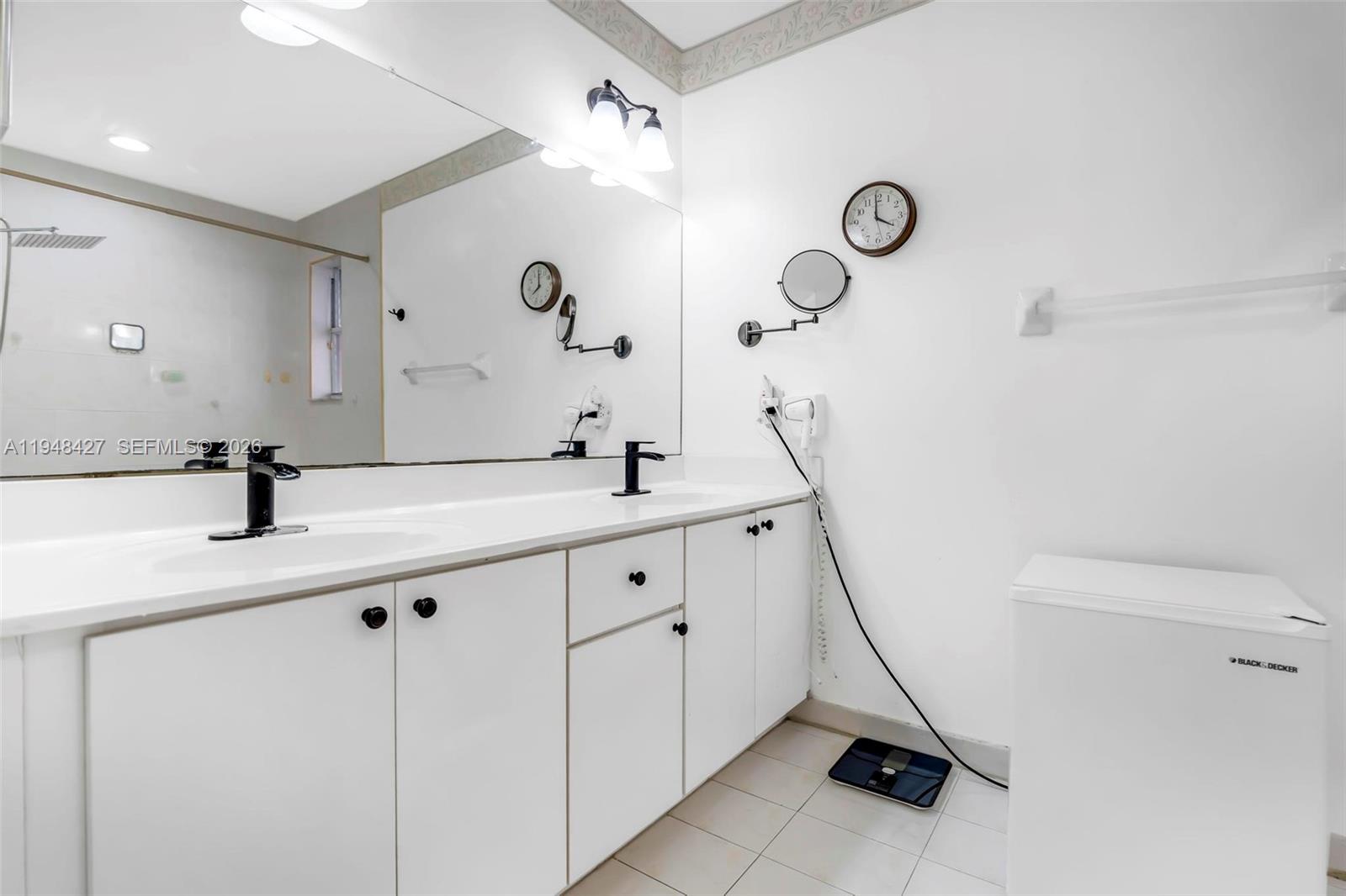 BRISTOL POINTE - Residential