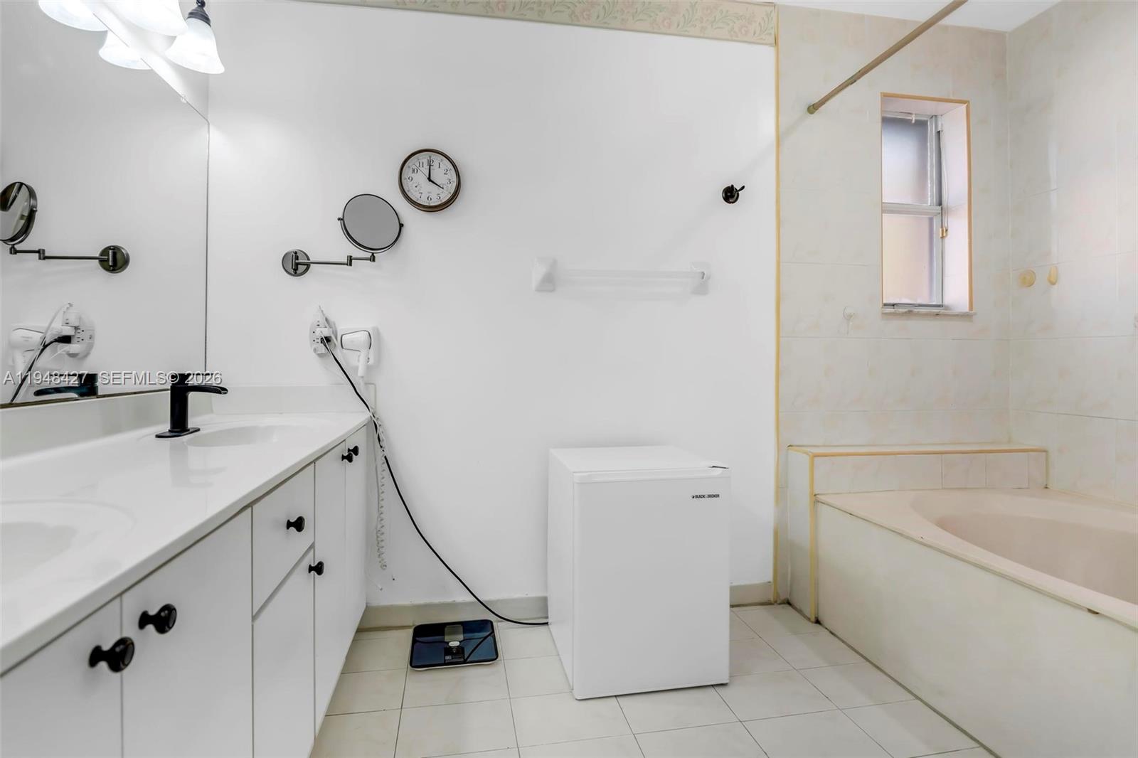 BRISTOL POINTE - Residential