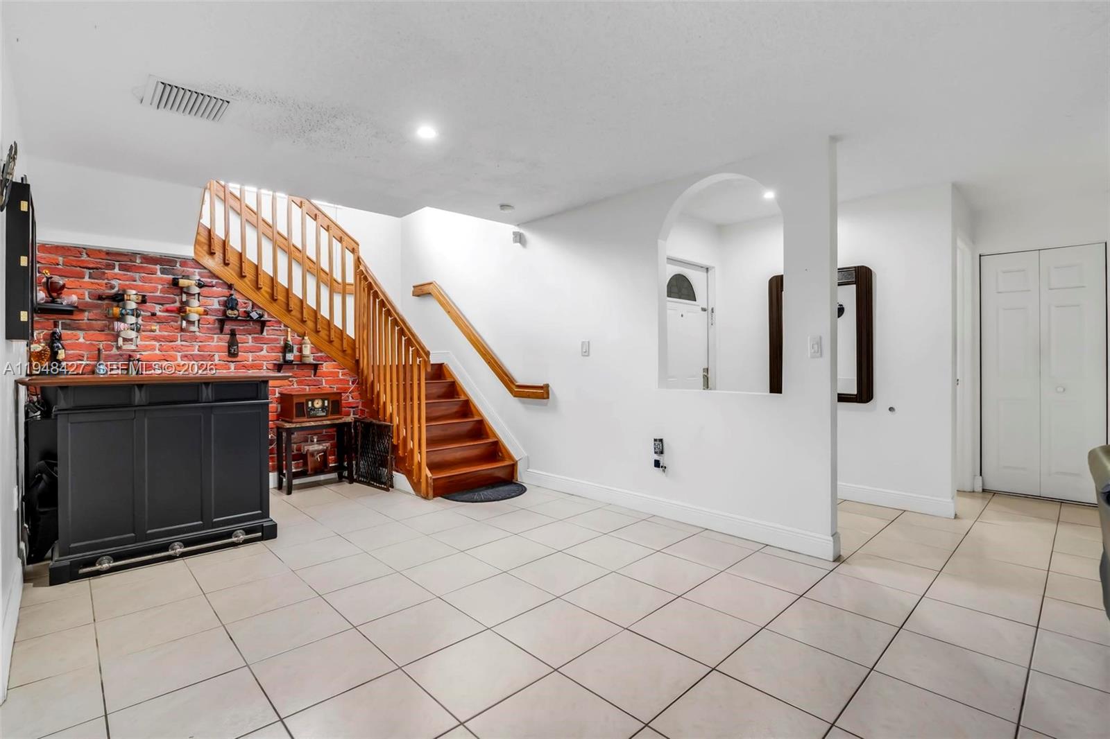 BRISTOL POINTE - Residential