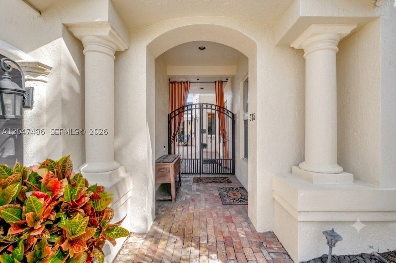 375 SW 16th St