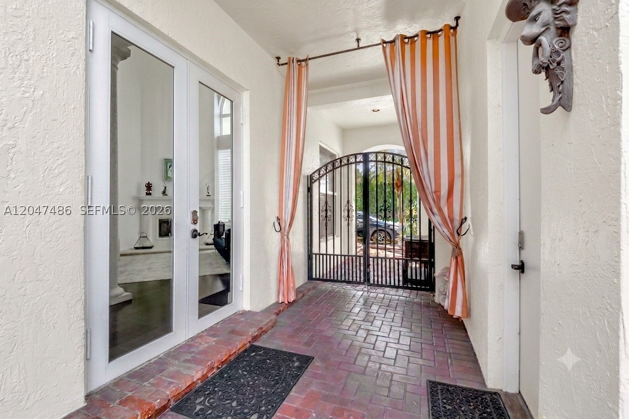 375 SW 16th St