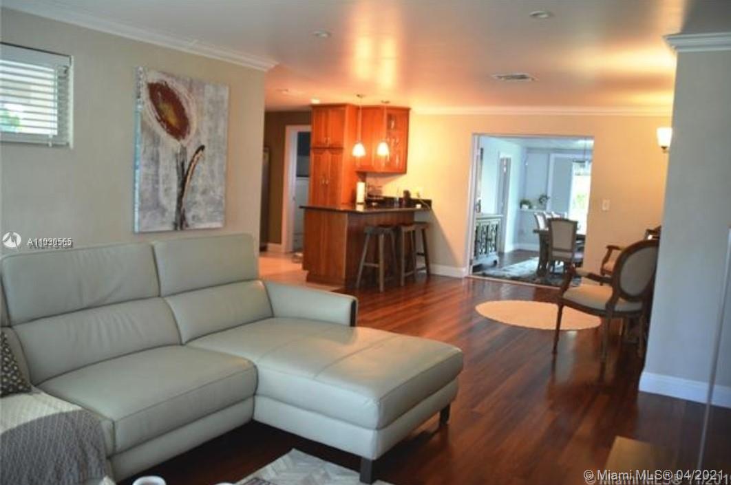 LLOYD ESTATES - Residential Lease