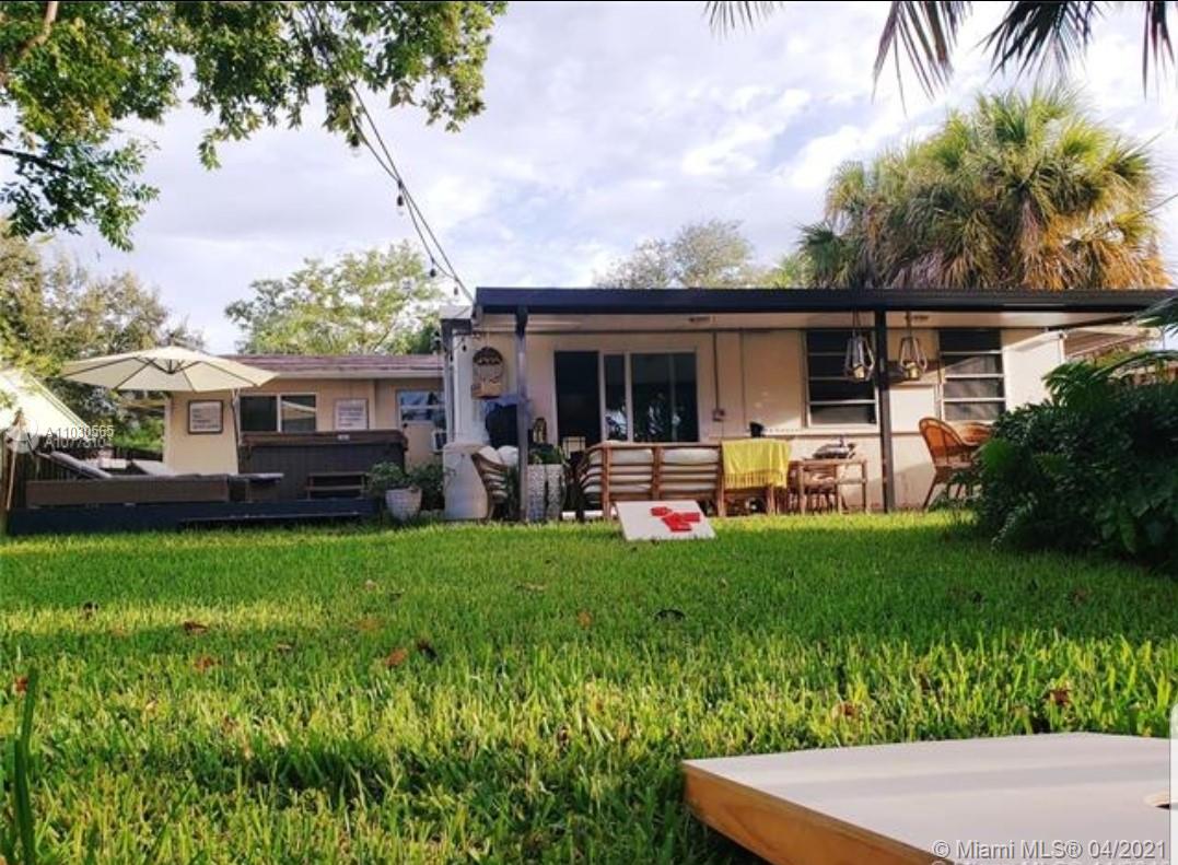 LLOYD ESTATES - Residential Lease