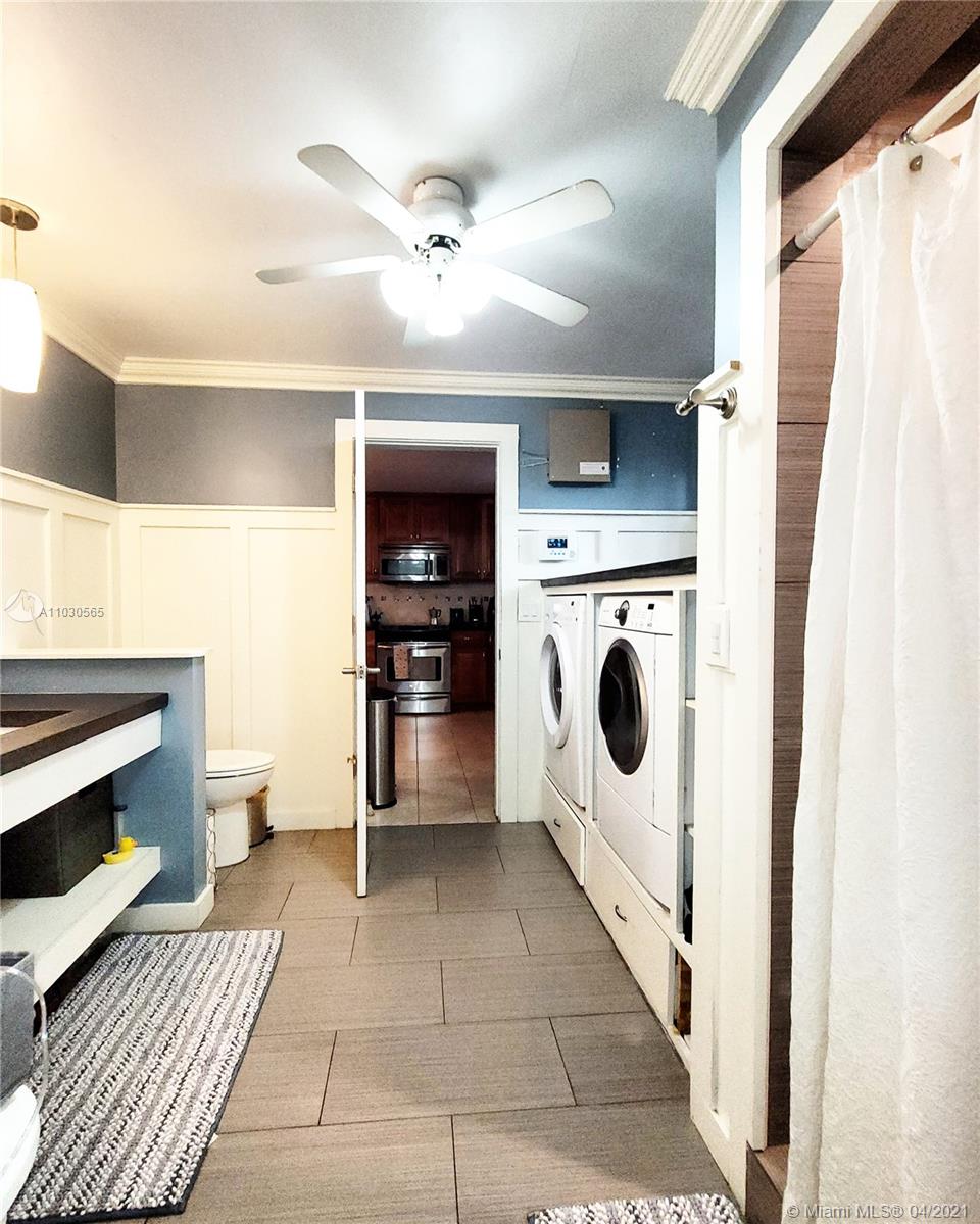 LLOYD ESTATES - Residential Lease