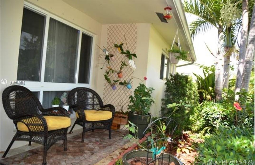 LLOYD ESTATES - Residential Lease