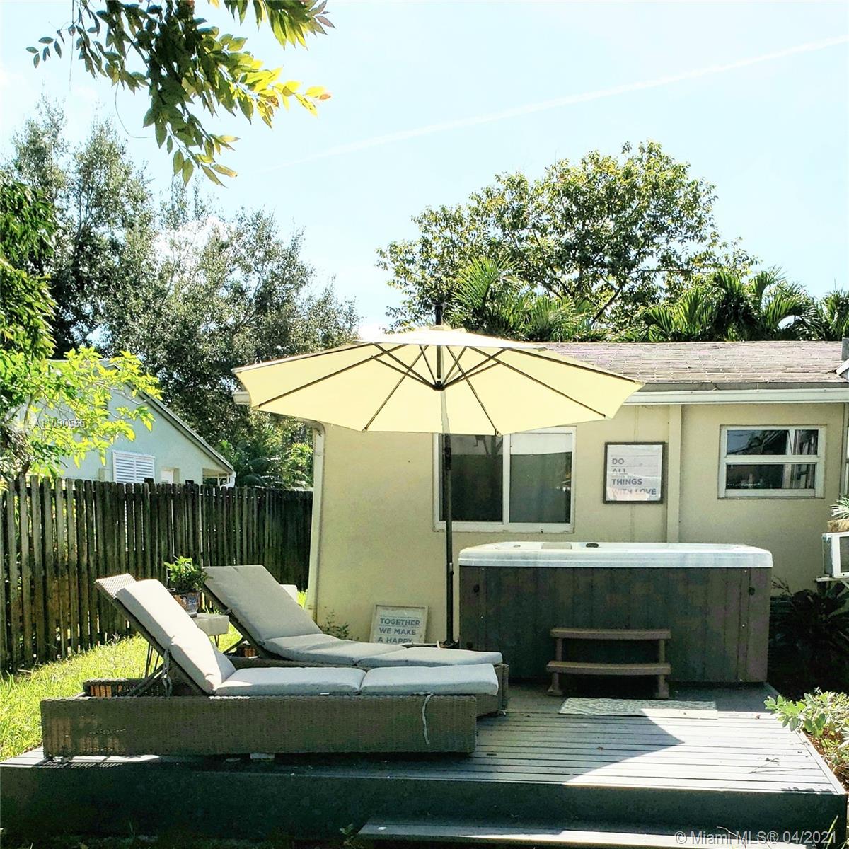 LLOYD ESTATES - Residential Lease