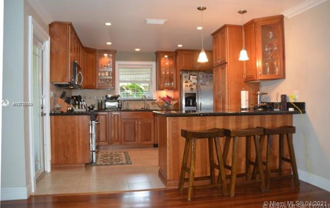 LLOYD ESTATES - Residential Lease