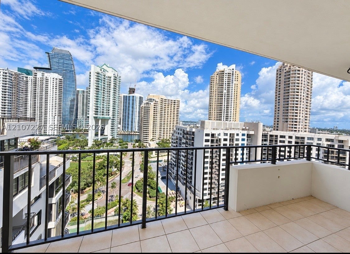 520 Brickell Key Dr
